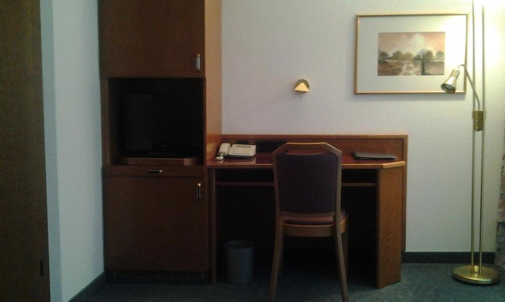 Hotel Zimmermann Фильдерштадт Экстерьер фото